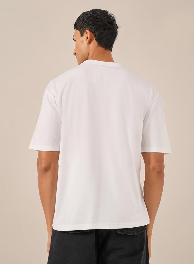 ستايلي تيشيرت فضفاض بطبعة فويل ورقبة دائرية - Image 4